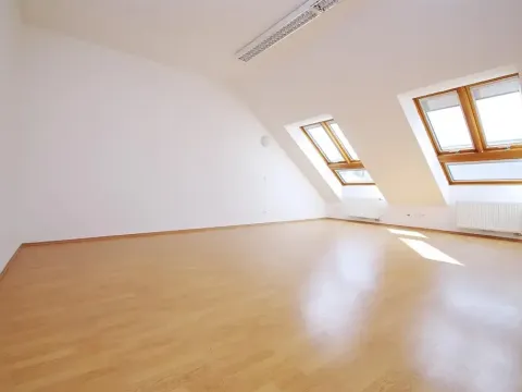 Pronájem kanceláře, Praha - Smíchov, Štefánikova, 82 m2
